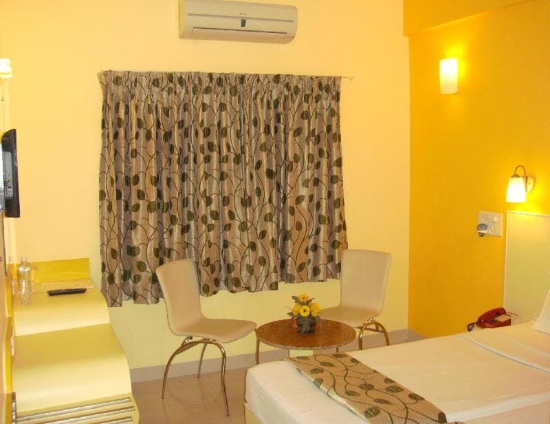 Hotel Pandian photo 1