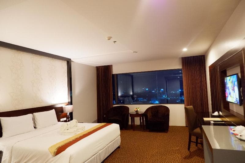 Siam Oriental Hotel main
