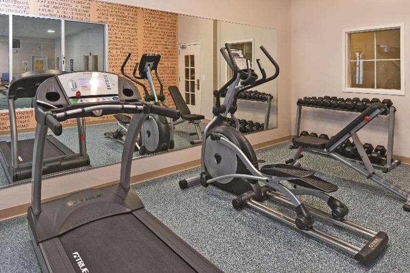La Quinta Inn & Suites by Wyndham Ruidoso Downs 2