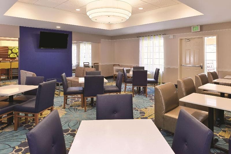 La Quinta Inn & Suites by Wyndham Ruidoso Downs 3