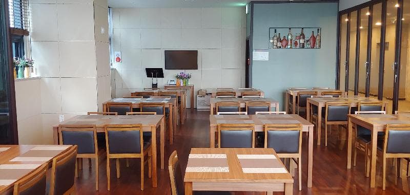 Westernbay Marina Hotel main