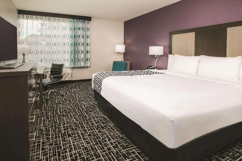 La Quinta Inn & Suites by Wyndham Dallas - Richardson 4