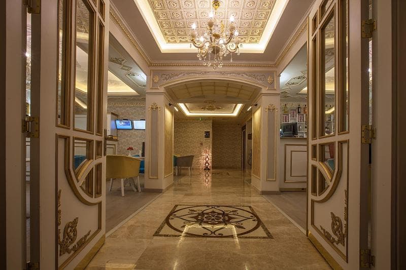 Empire Suite Hotel 4