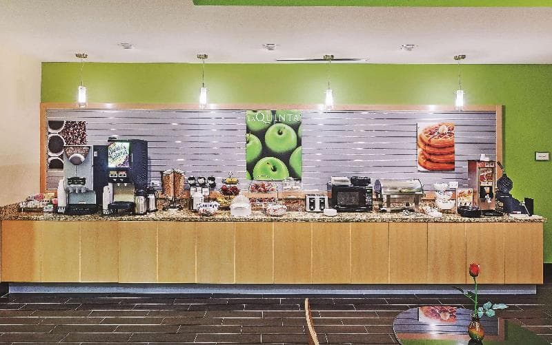 La Quinta Inn & Suites by Wyndham Pecos 3