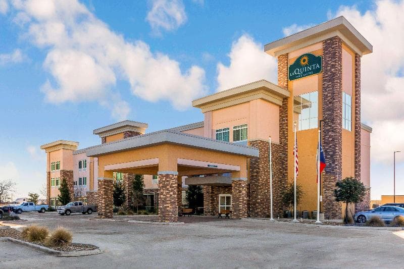 La Quinta Inn & Suites by Wyndham Monahans 2