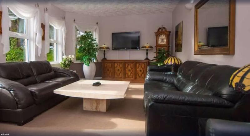 Somerton Lodge Hotel 2
