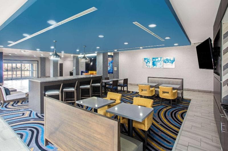 La Quinta Inn & Suites by Wyndham Ponca City 3