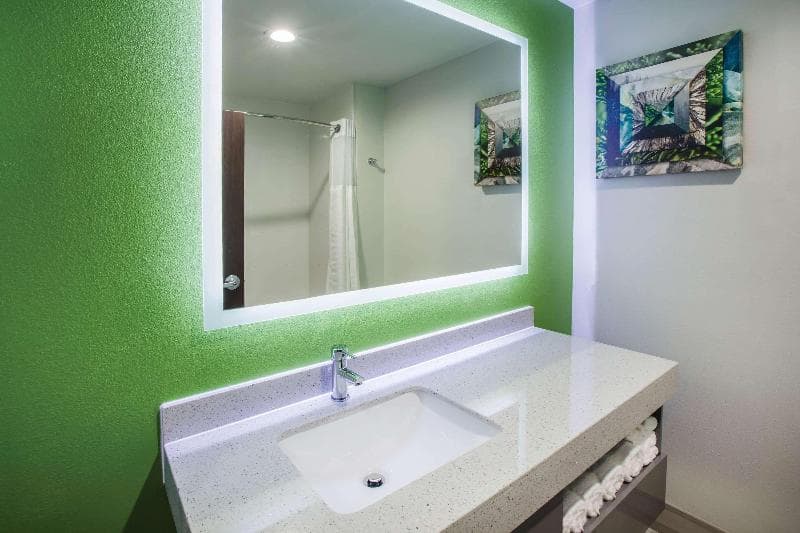 La Quinta Inn & Suites by Wyndham Owasso 5
