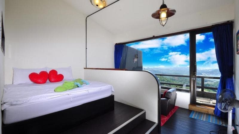 Sunnyroom 4