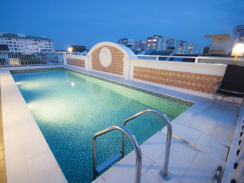 Central Hotel And Residences 3