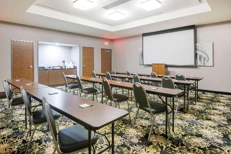 La Quinta Inn & Suites by Wyndham Morgantown photo 1