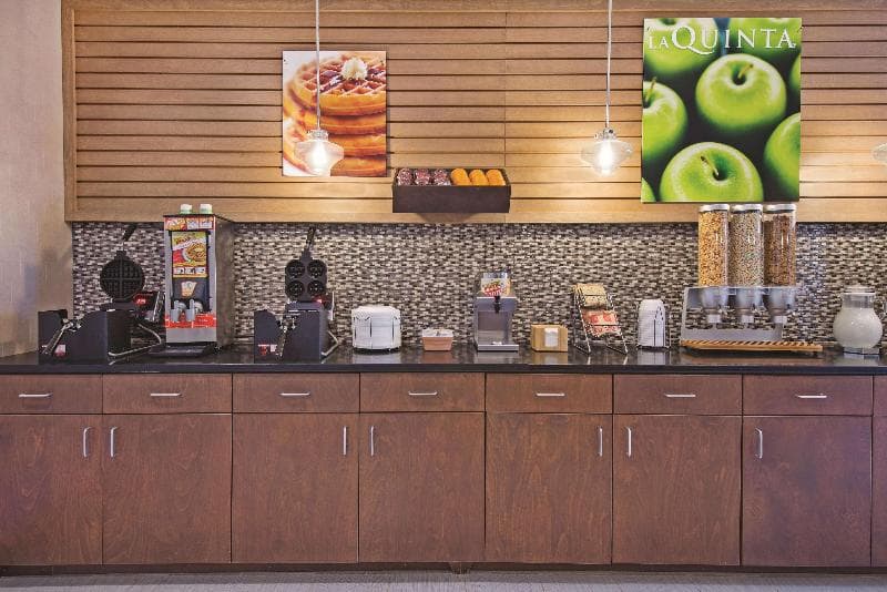 La Quinta Inn & Suites by Wyndham Morgantown 3