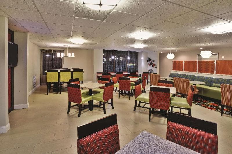 La Quinta Inn & Suites Elkview - Charleston NE 3