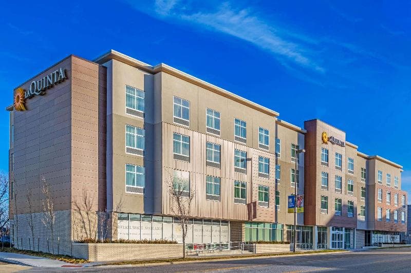 La Quinta Inn And Suites Kansas City Beacon Hill 3