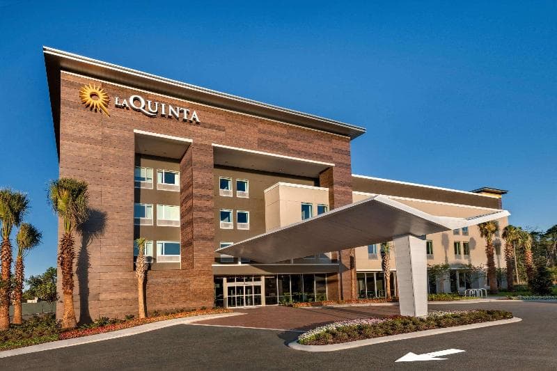 La Quinta Inn & Suites Orlando IDrive Theme Parks 2