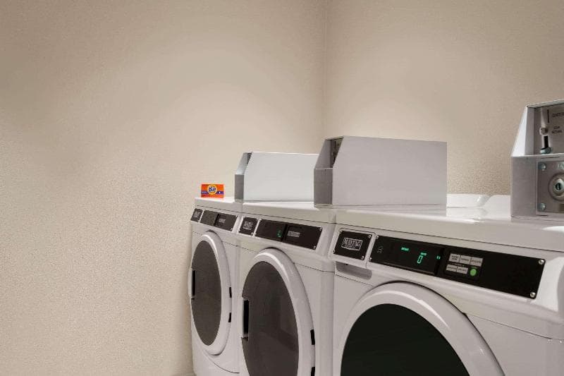 La Quinta Inn & Suites Orlando IDrive Theme Parks 4
