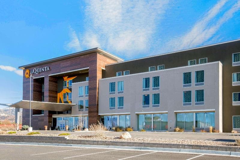 La Quinta Inn & Suites by Wyndham Cedar City 3