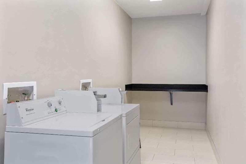 La Quinta Inn & Suites by Wyndham Cedar City 4
