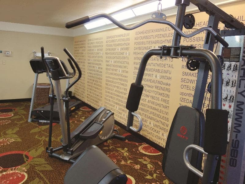 La Quinta Inn & Suites by Wyndham Seguin 2