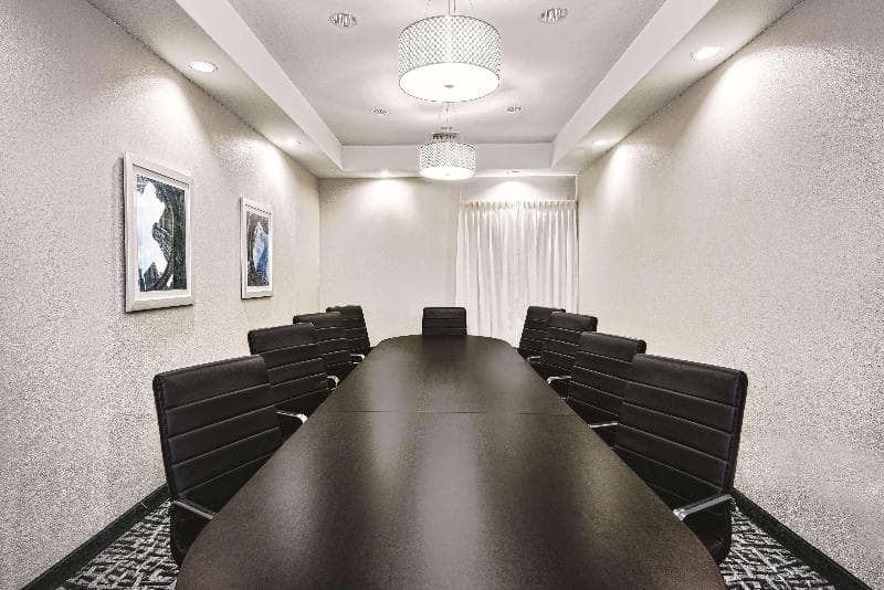 La Quinta Inn & Suites by Wyndham Victoria - South photo 1