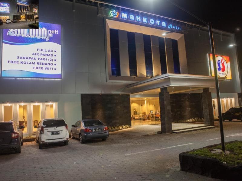 Mahkota Hotel Genteng 4