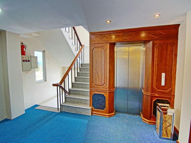Royal Pearl Hotel 5