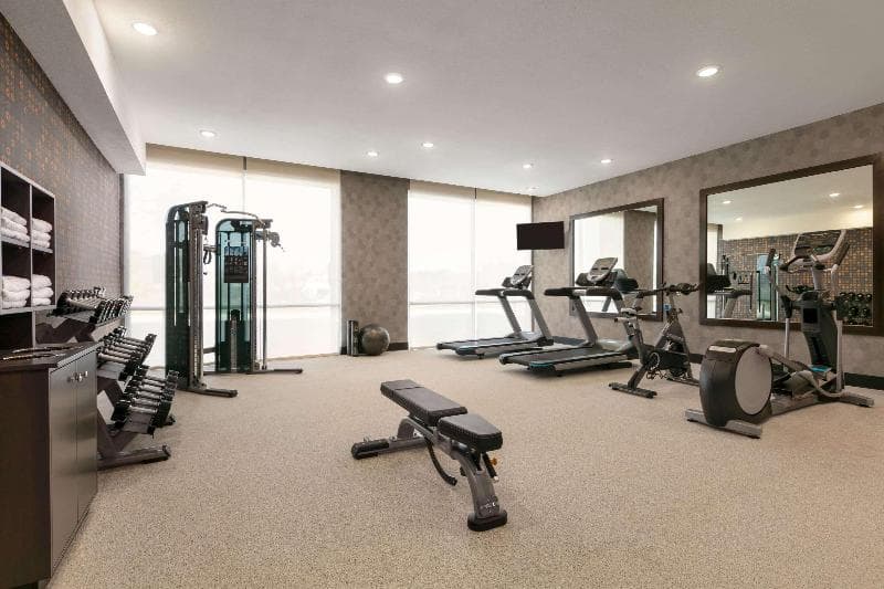 La Quinta Inn & Suites by Wyndham College Station North 3