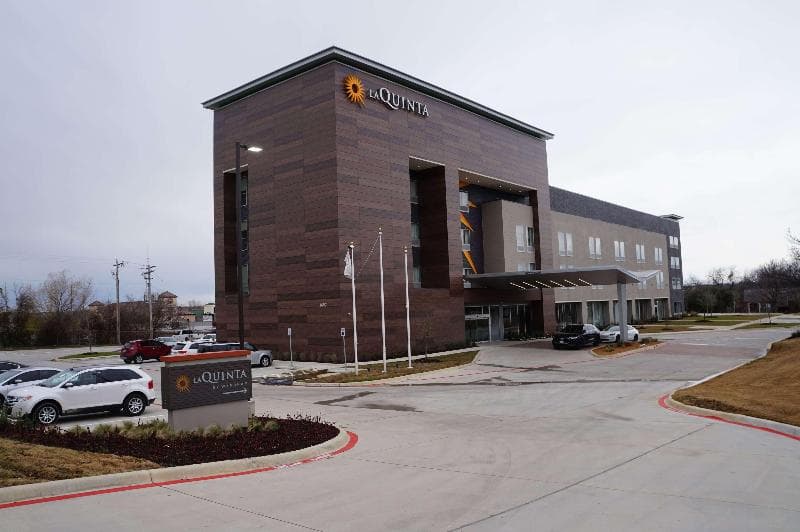 La Quinta by Wyndham Dallas Lewisville 1