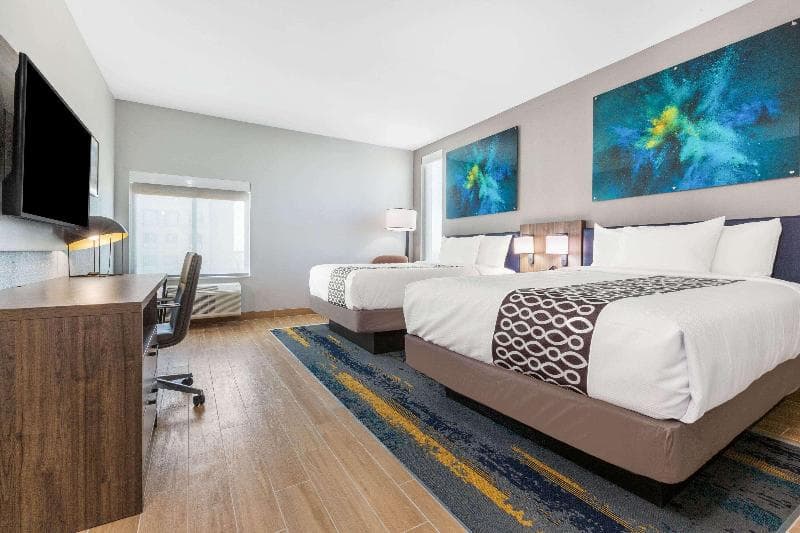 La Quinta Inn & Suites by Wyndham Galveston West Seawall 5