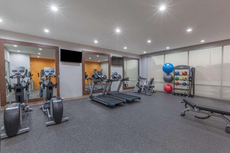 La Quinta Inn & Suites By Wyndham Houston East I-10 3