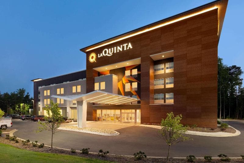 La Quinta Inn & Suites by Wyndham Rock Hill 2