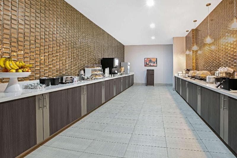 La Quinta Inn & Suites Dfw West-Glade-Parks 3