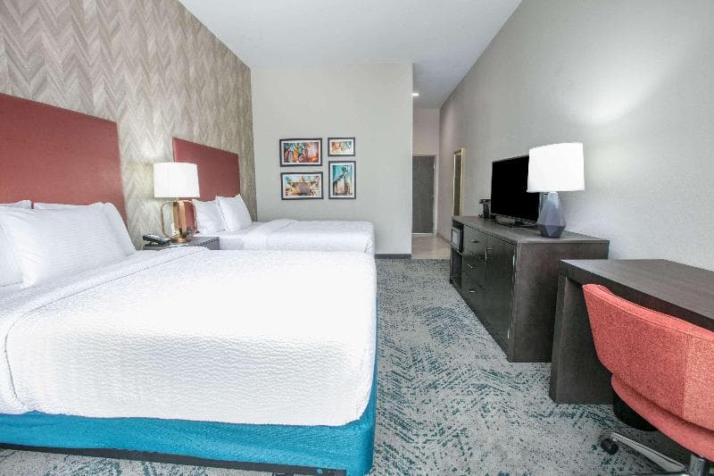 La Quinta Inn & Suites Dfw West-Glade-Parks 4