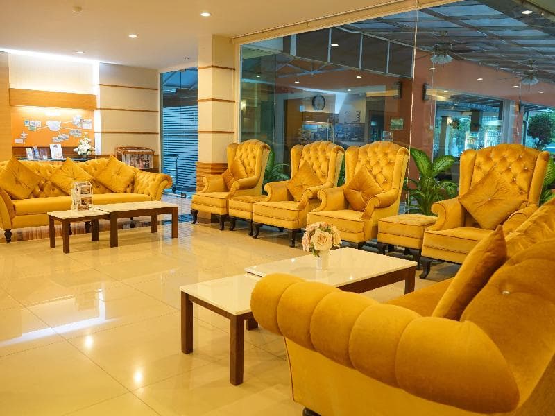 Amnauysuk Hotel 5