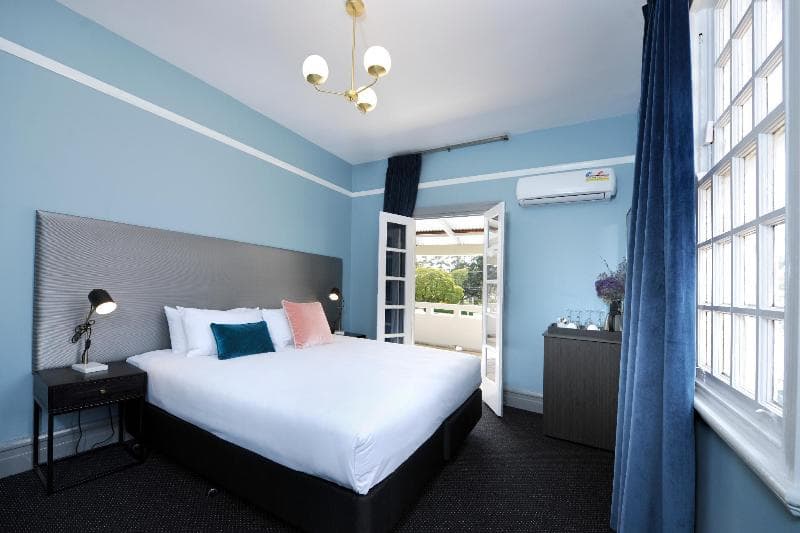 The Stirling Arms Hotel 2
