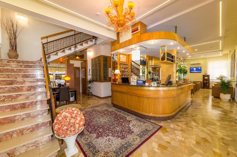 Hotel Touring 5