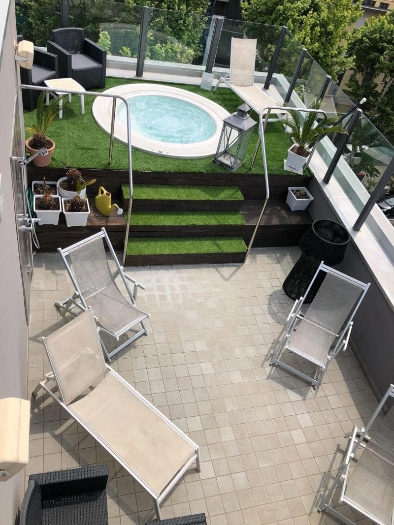 Q Hotel photo 1
