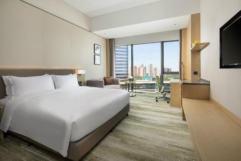 Holiday Inn Zhengzhou Riverside main