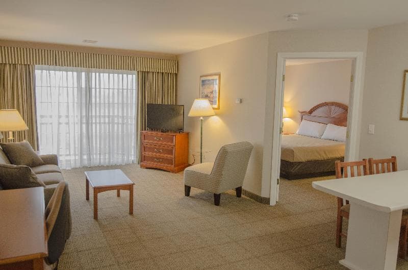 Smart Suites on the Hill 3