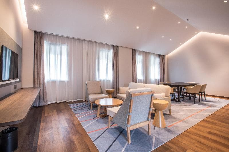 Holiday Inn Express Guizhou Qinglong 4