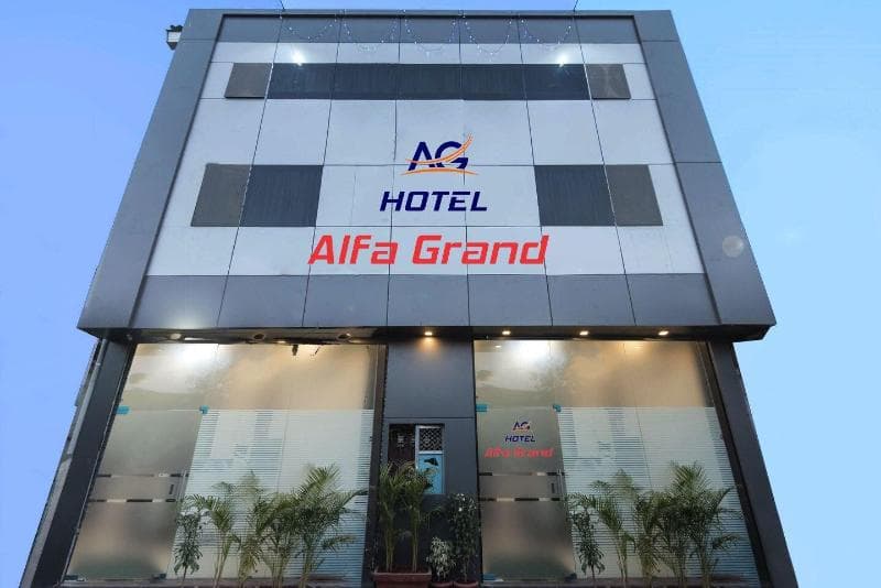 Oyo 4083 Hotel Alfa Grand 3