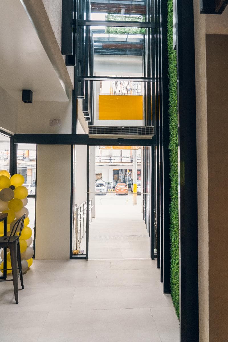 Yello Hotel Multi-Use 2