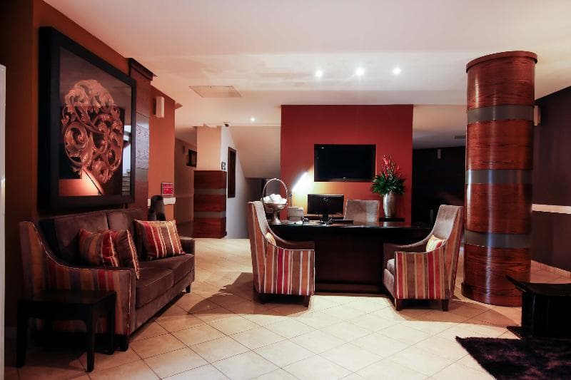 Oak Plaza Suites 4