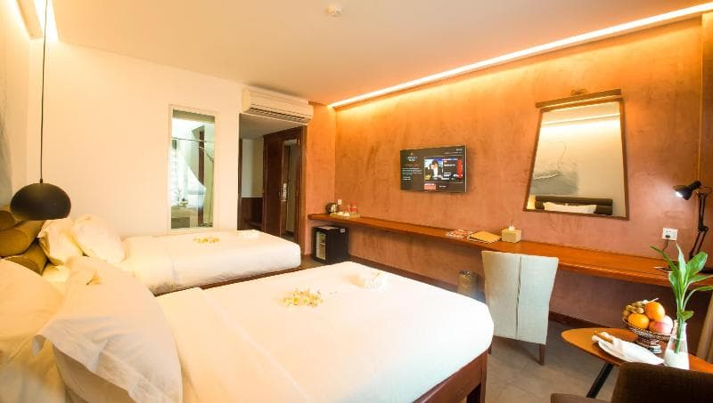Almond Hotel Bassac River main