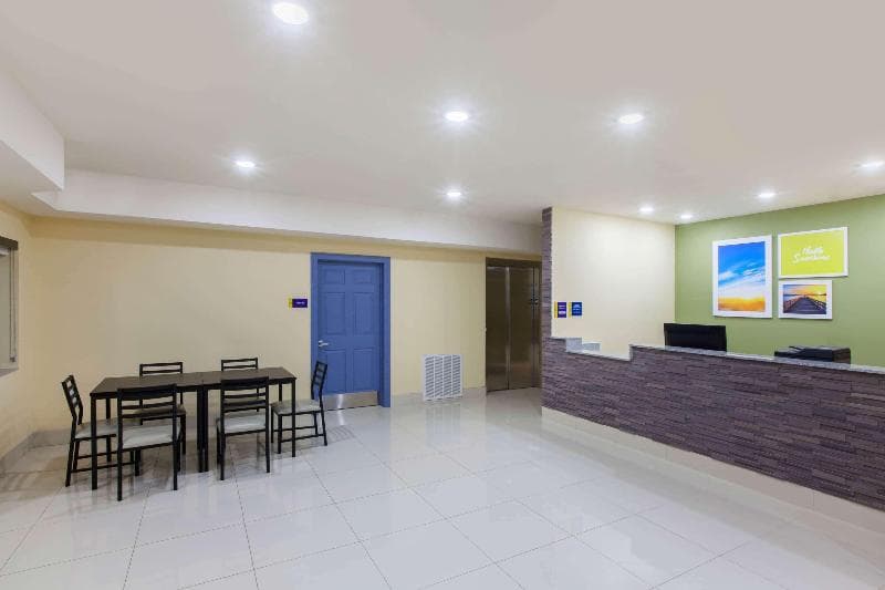 Days Inn By Wyndham Baton Rouge Airport 4