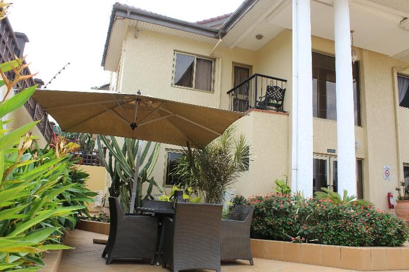 Oak Plaza Hotel East Legon main