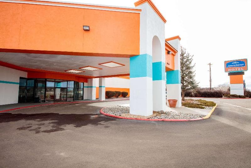 Howard Johnson By Wyndham Gallup 4