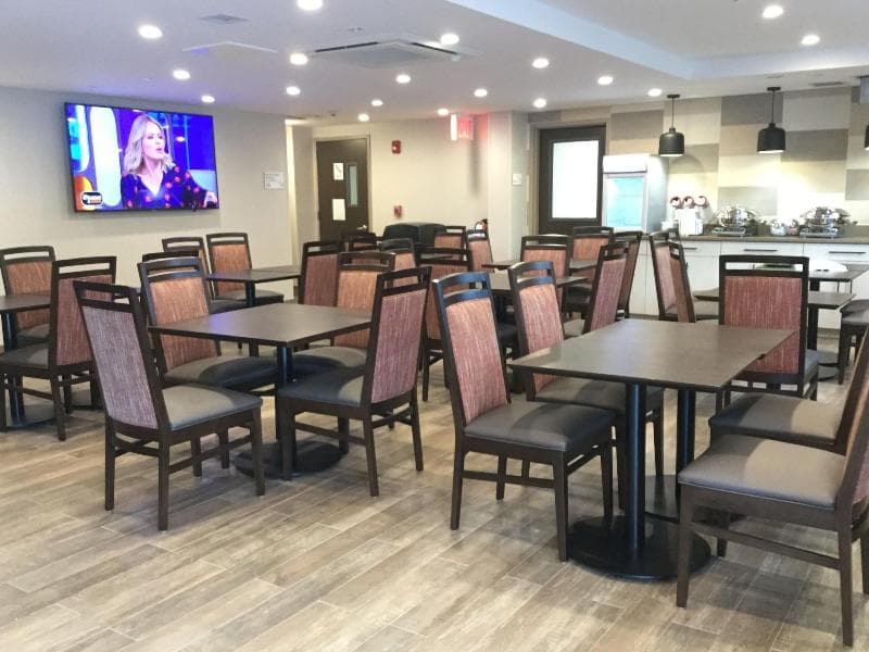 Ramada By Wyndham Bronx Terminal 2