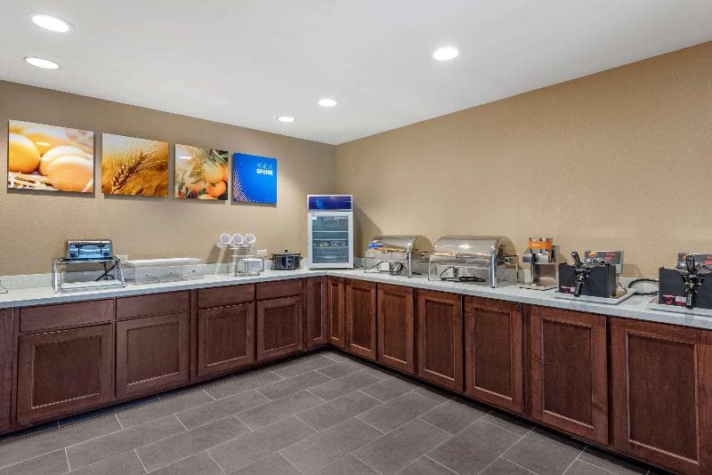 Comfort Suites 3