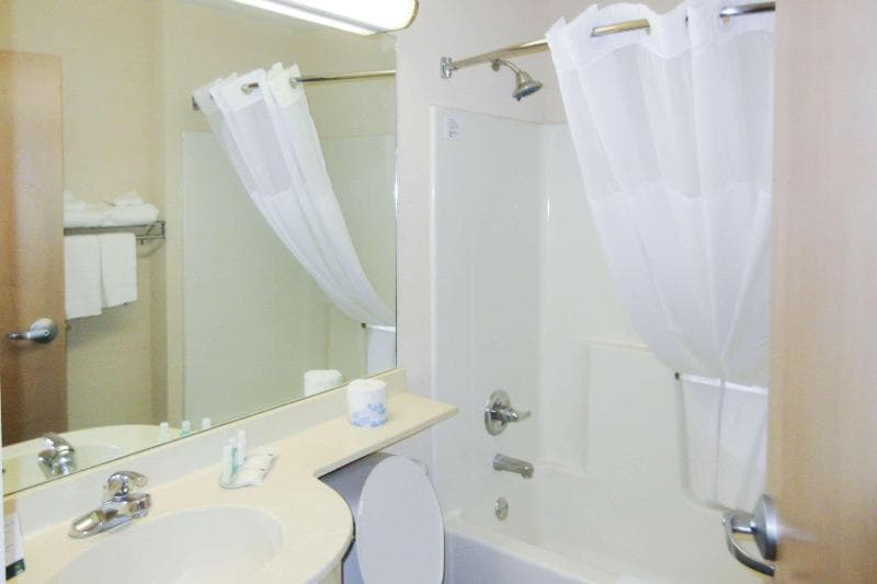 Quality Inn & Suites 4